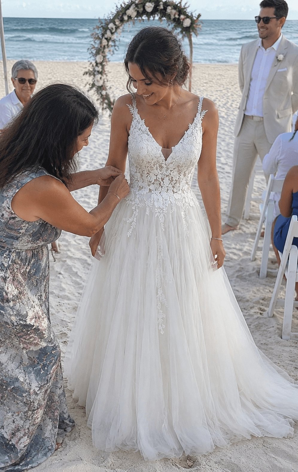 A-Line Country Lace Wedding Dress - Deep V-Neck Spaghetti Beach Bridal Gown