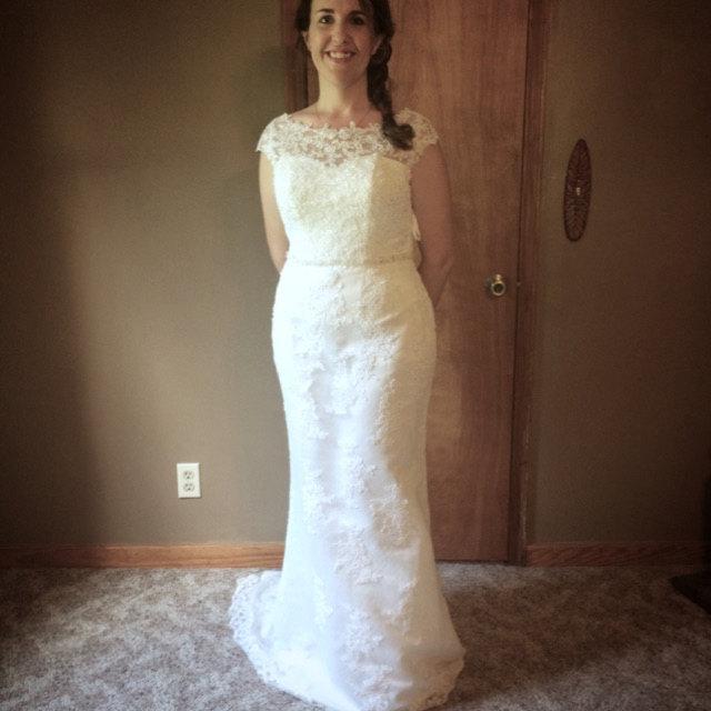 Bateau Neck Cap Sleeve Fit and Flare Lace Wedding Dress