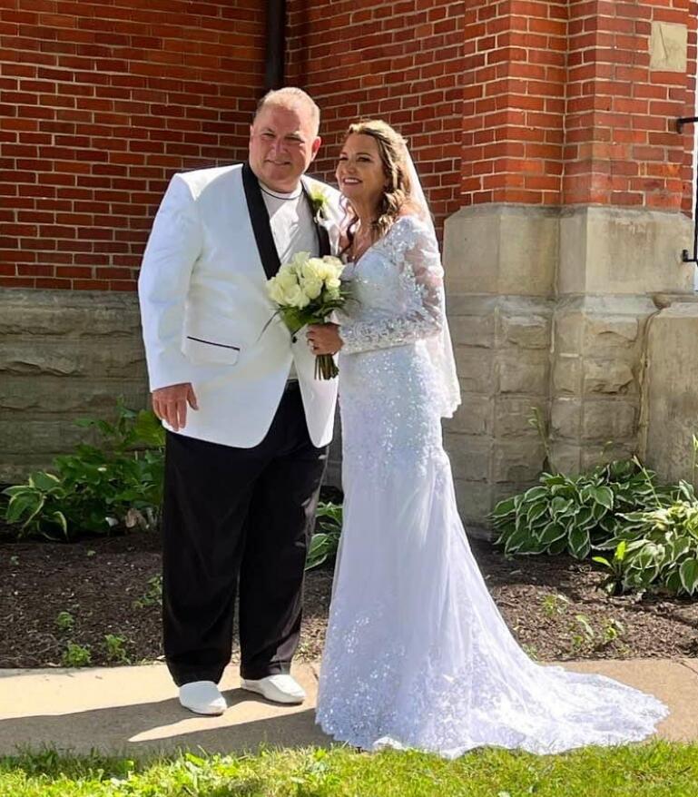 Elegant Sexy Long Lace Sleeve V Neck Mermaid Summer Wedding Dress Beach with V Back