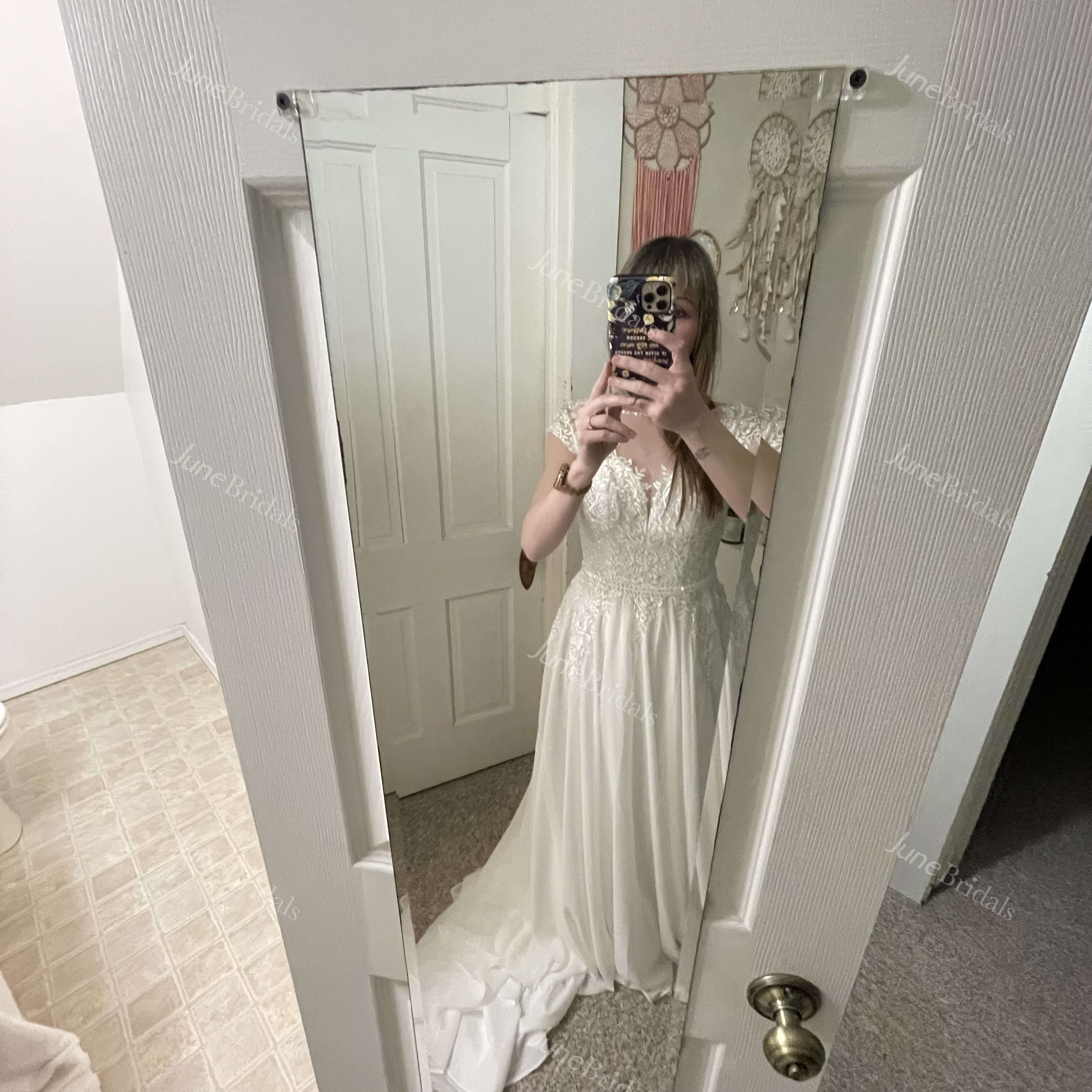 Bohemian Bateau Neckline Neckline A-Line Chiffon Wedding Dress Beach Casual Sexy Western Romantic Adorable With Open Back And Appliques