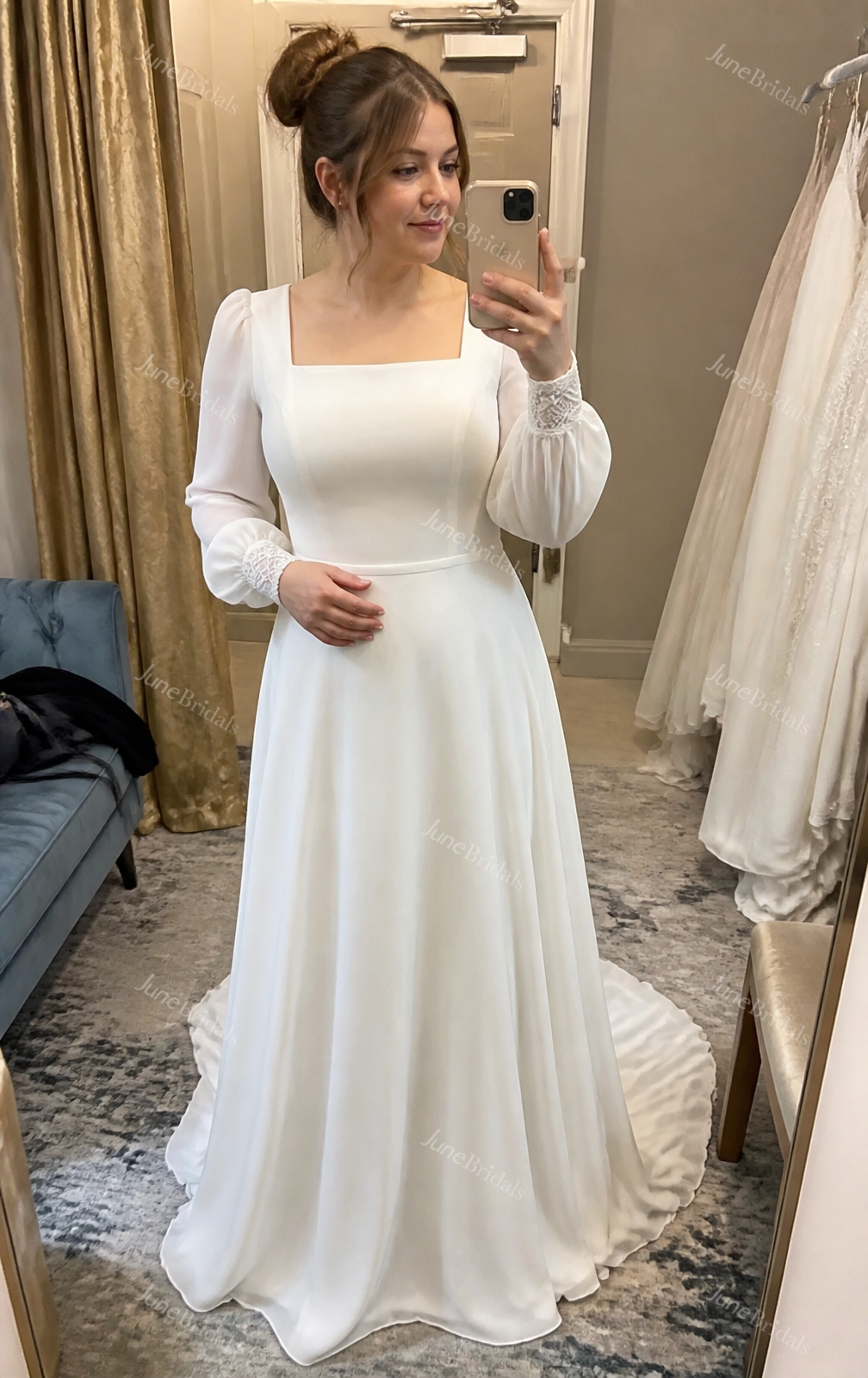 Elegant Vintage A-Line Square Neck Chiffon Summer Wedding Dress Destination Floor-length Long Sleeve Bridal Gown with Button Back Sweep Train